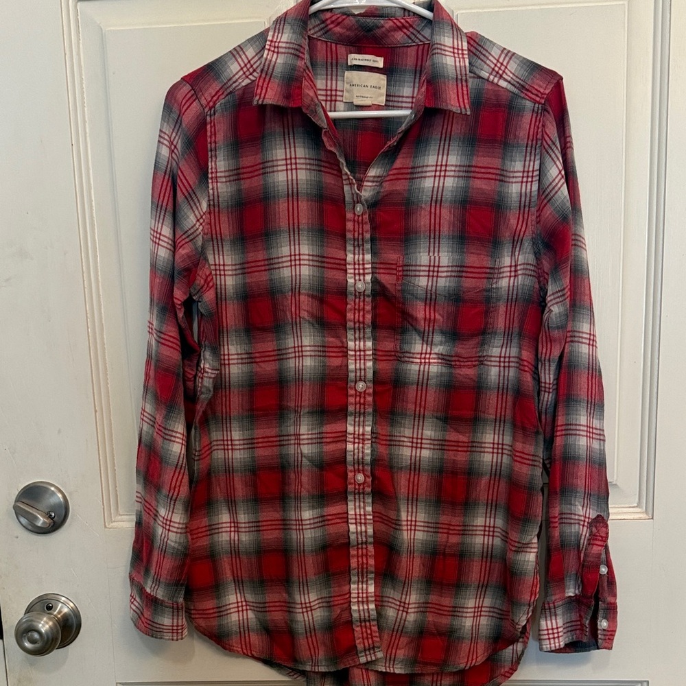 American Eagle Outfitters Red and Black Plaid Shirt